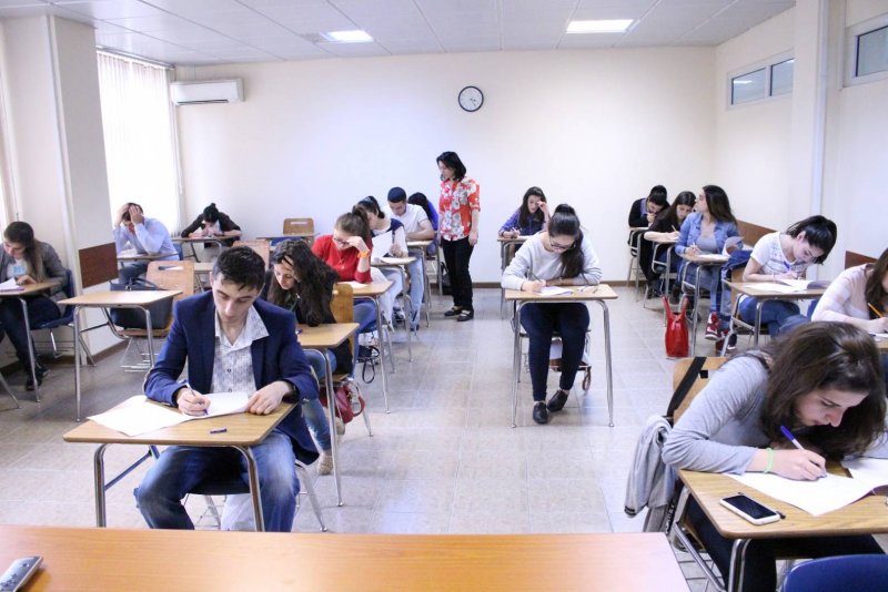 Maturita ve Francii? 10 předmětů a 4 hodinové zkoušky